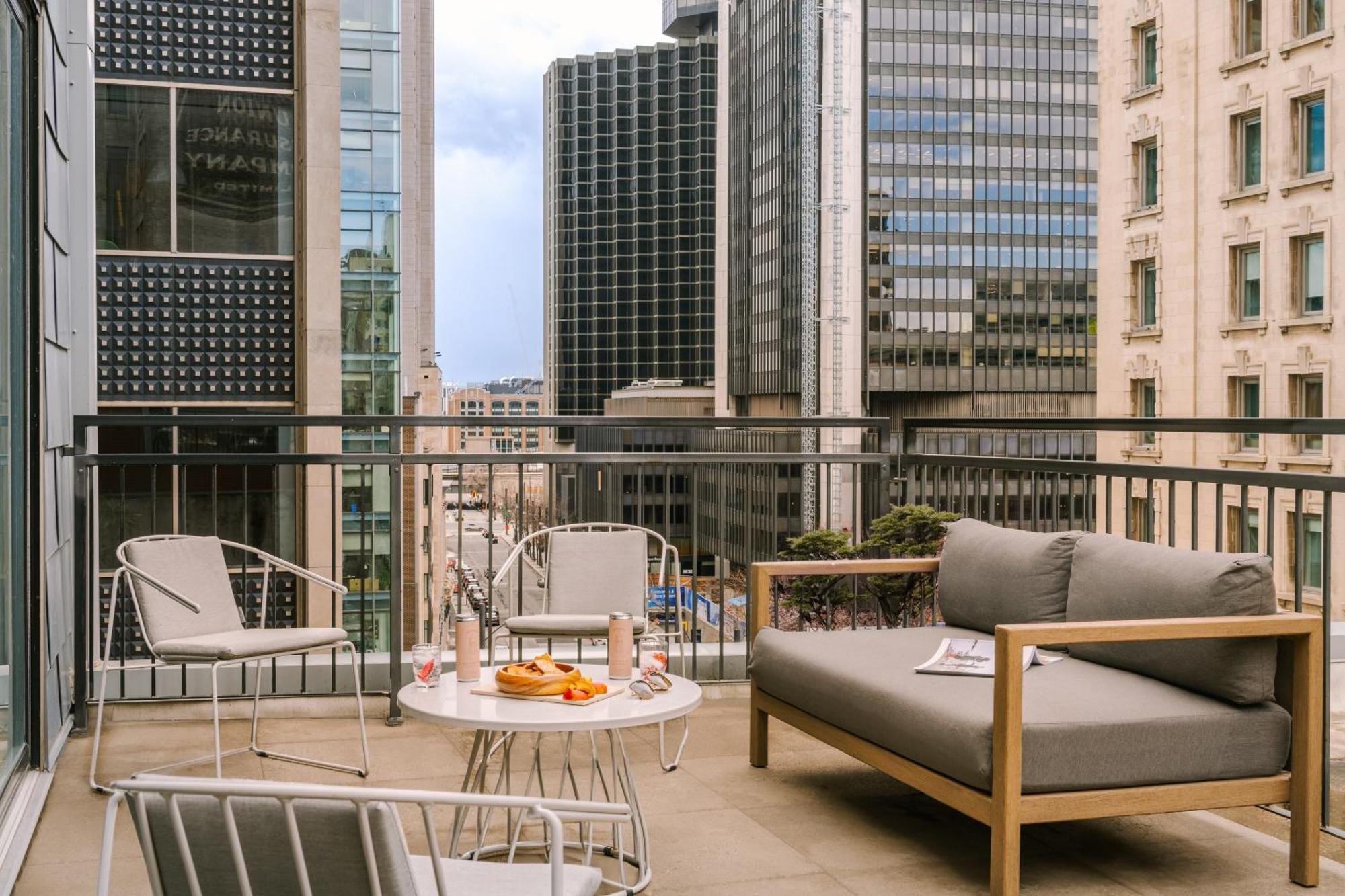 Sonder Penny Lane Aparthotel มอนทรีอัล ภายนอก รูปภาพ